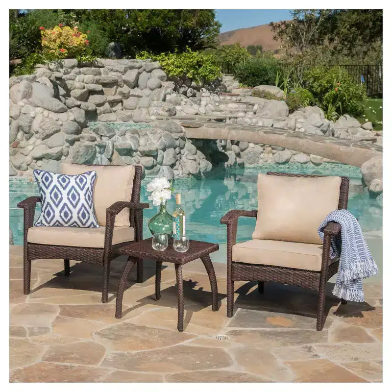 Ensemble de conversation Honolulu 3 pièces pour patio en osier avec coussins – Marron – Christopher Knight Home