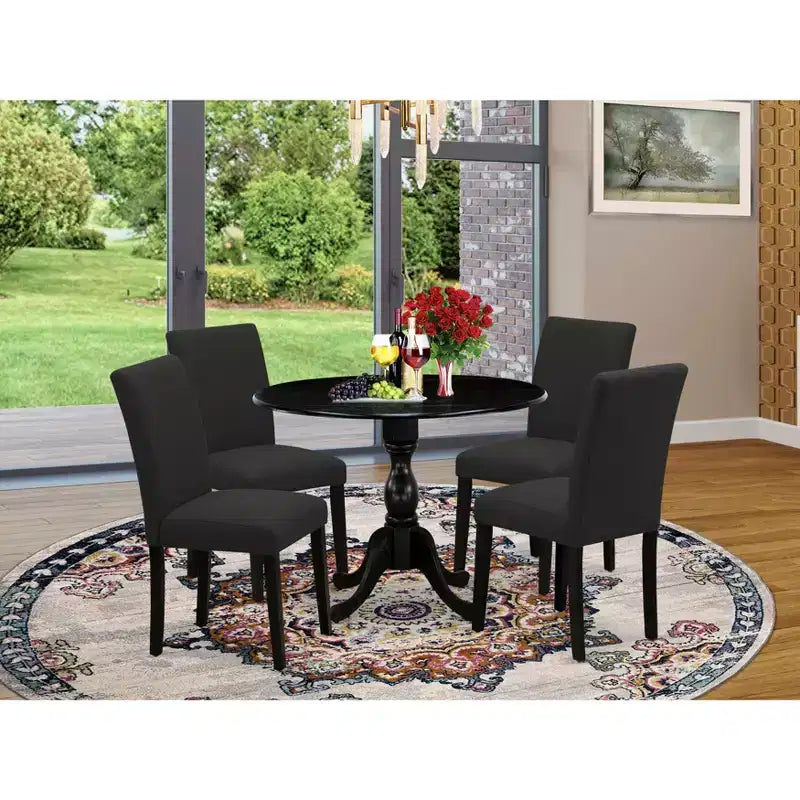 Ensemble de salle à manger en bois HomeStock Belmont 5 pièces 1 table de salle à manger à rallonges et 4 chaises de salle à manger en tissu de lin noir, finition noire brossée