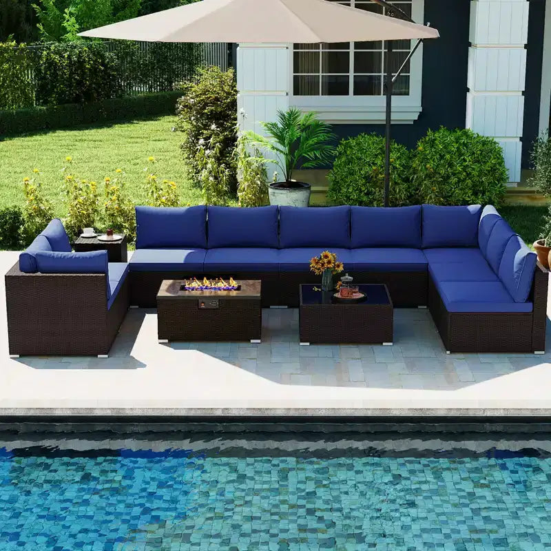 Costway Ensemble de Canapé Sectionnel de Patio 12 Pièces en Osier avec Table Foyer au Propane de 32 Pouces et Support de Réservoir Noir/Marron/Bleu Marine