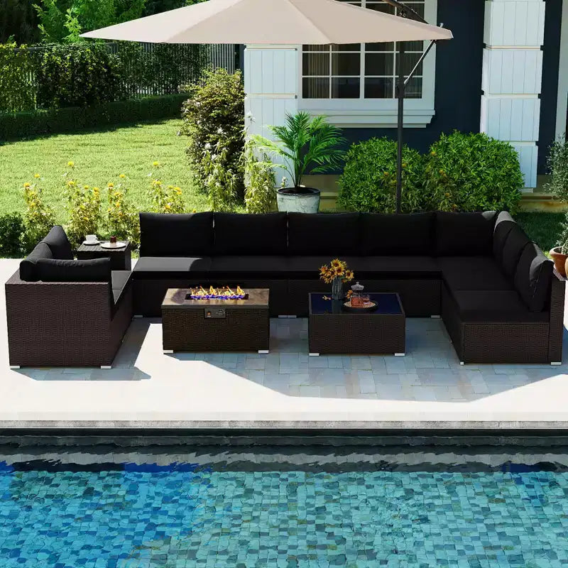 Costway Ensemble de Canapé Sectionnel de Patio 12 Pièces en Osier avec Table Foyer au Propane de 32 Pouces et Support de Réservoir Noir/Marron/Bleu Marine