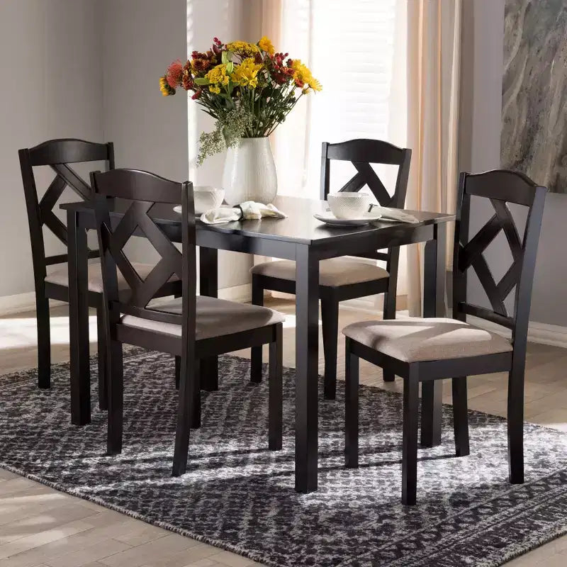 Ensemble de salle à manger Ruth 5 pièces, rembourré en tissu de style moderne et contemporain, finition marron foncé/beige - Baxton Studio : Table rectangulaire, Chaises en polyester
