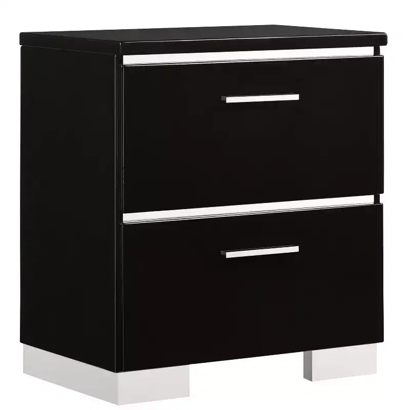 Ensemble de chambre Queen 3 pièces Shorehaven avec 2 tables de chevet Noir/Chrome - miBasics : Meubles modernes, Étagère avec port USB