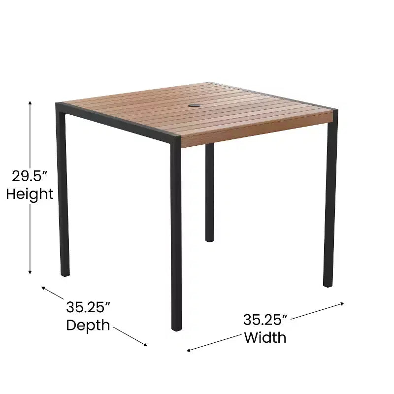 Ensemble de salle à manger Merrick Lane Seven en teck synthétique pour patio avec table, quatre chaises club, parasol de 2,74 m et base