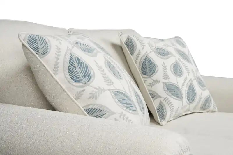 Causeuse en chenille faite au Canada 64 po avec bras roulés et coussins décoratifs – beige écru